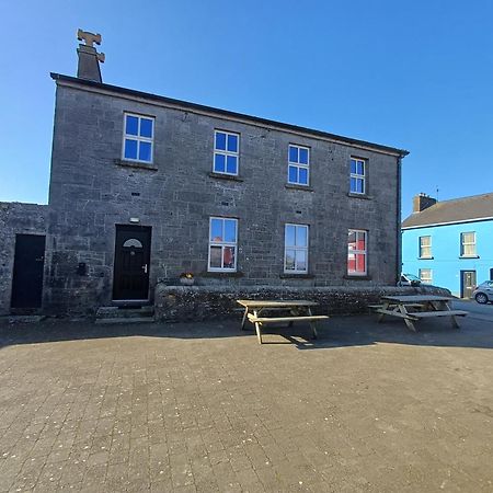 Clonbur House - Two Bedroom Village Apartment 戈尔韦 外观 照片